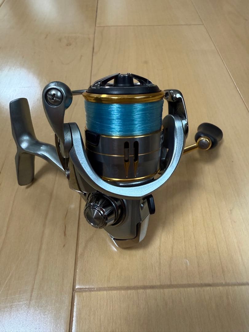 18FREAMS LT2000S スピニングリール