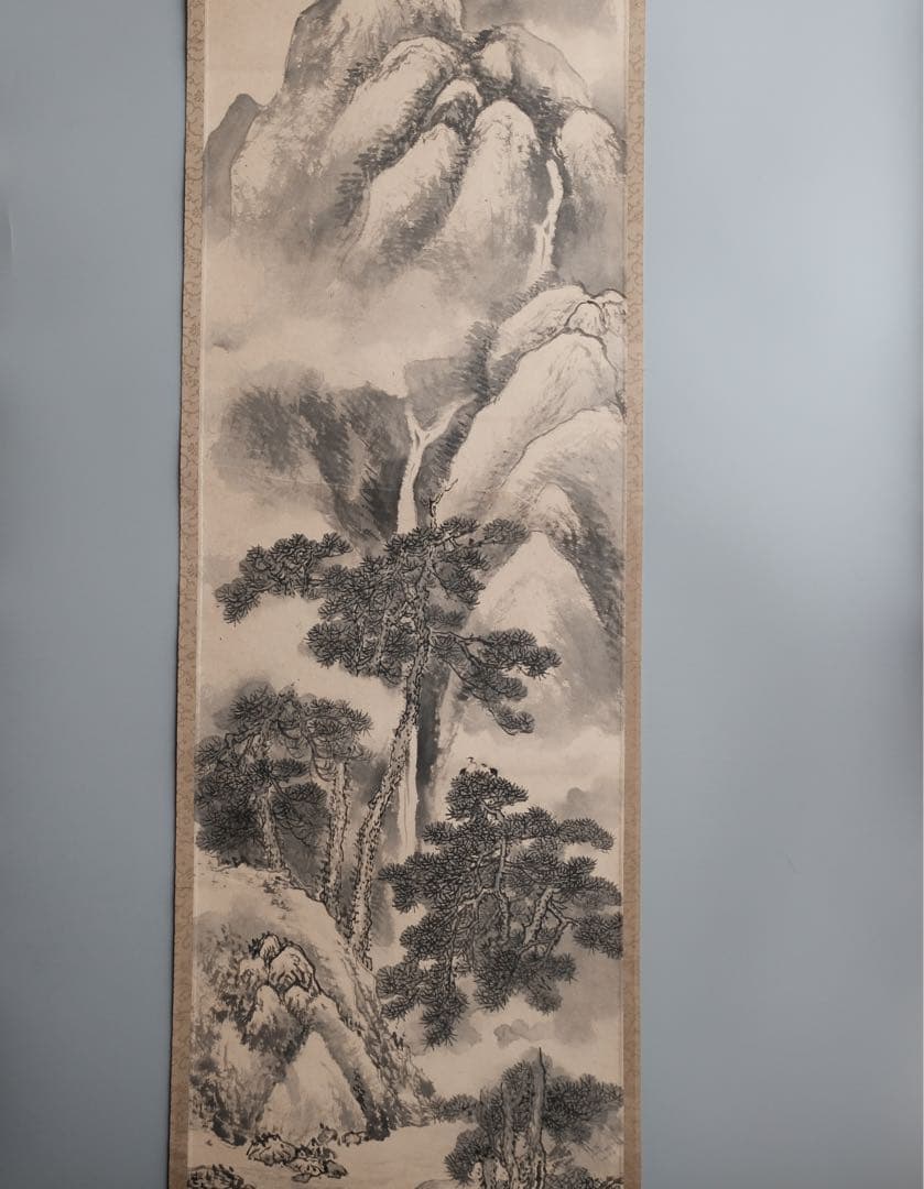 水墨画 山水画 掛け軸 水墨挂軸 山水図 松林 高山 共箱あり