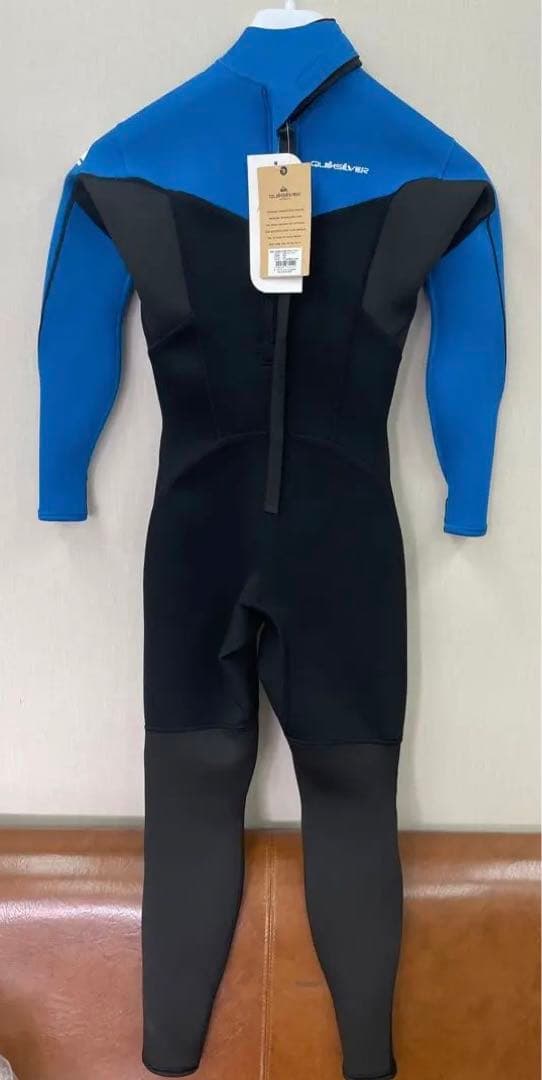 新品Quiksilver 子供用ウェットスーツ　サーフブランドジュニア 2mm