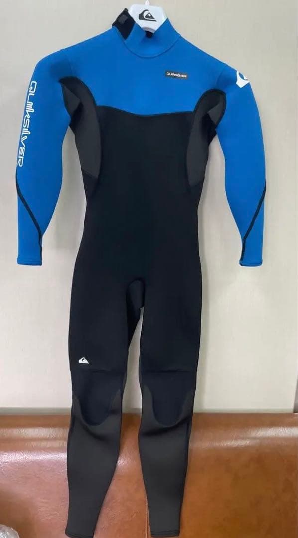 新品Quiksilver 子供用ウェットスーツ　サーフブランドジュニア 2mm