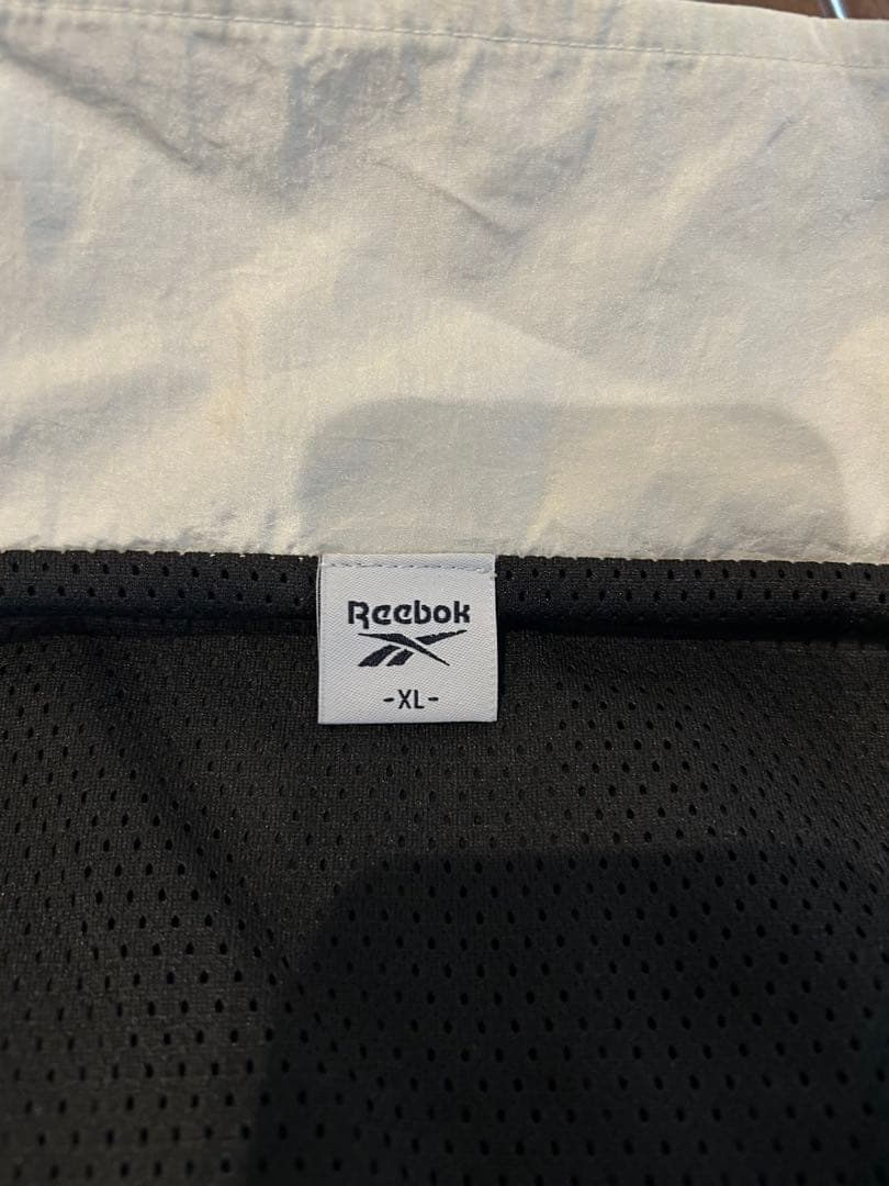 【一回のみ着用】Reebok VECTOR WIND JACKET ナイロン