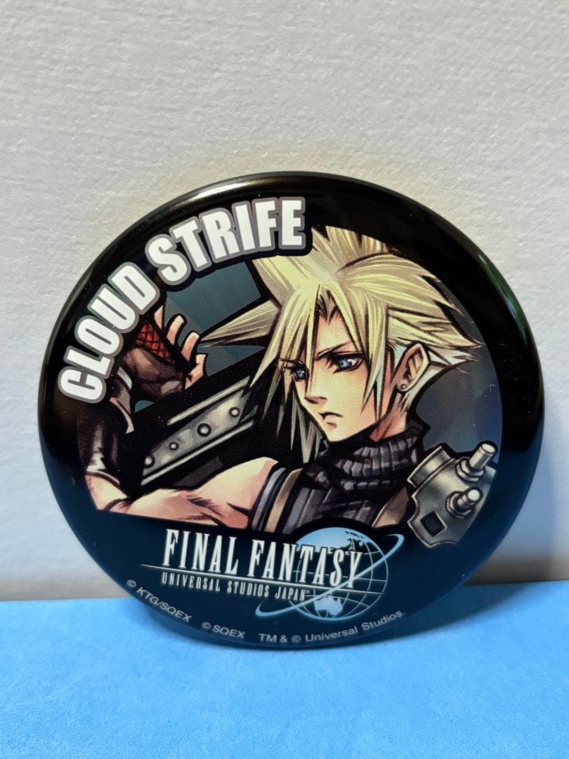 FF7 クラウド ディシディアFF USJ ユニバコラボ限定缶バッジ　カバー付き
