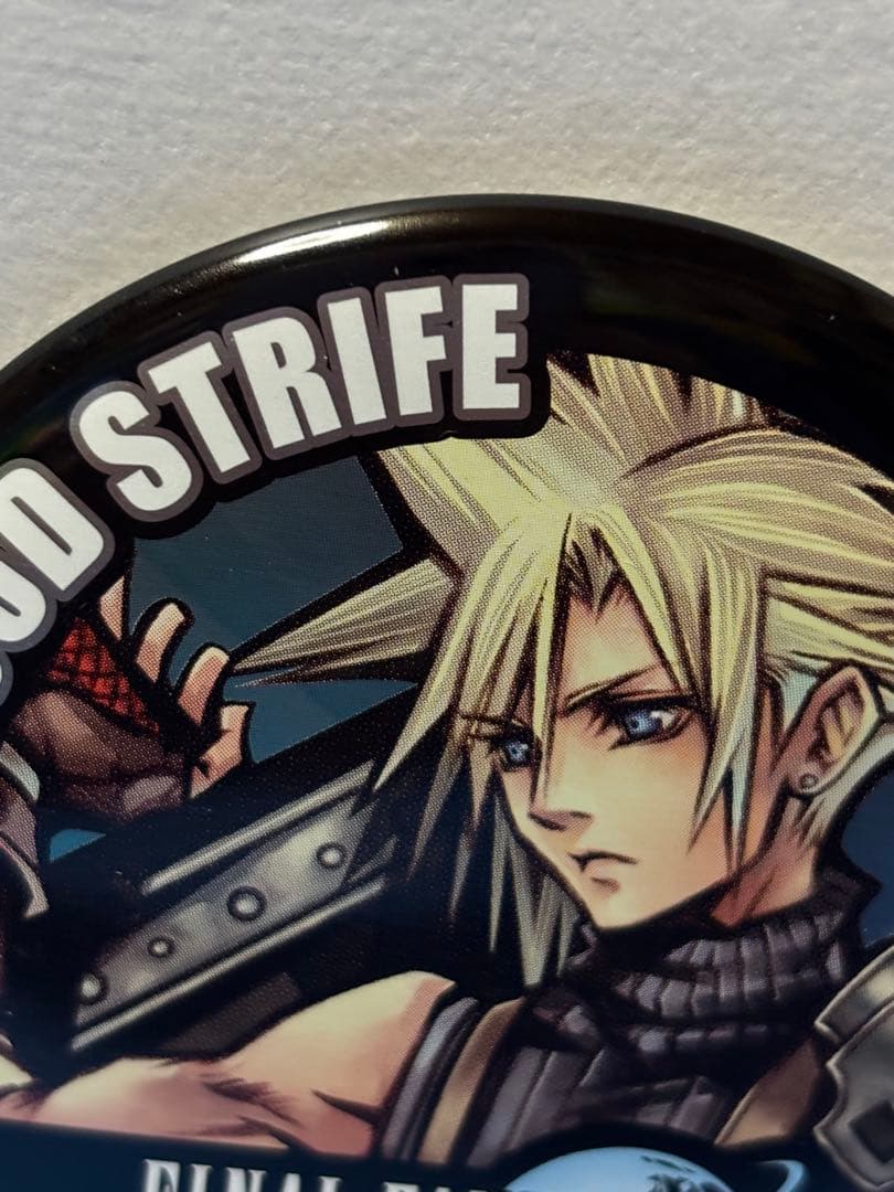 FF7 クラウド ディシディアFF USJ ユニバコラボ限定缶バッジ　カバー付き