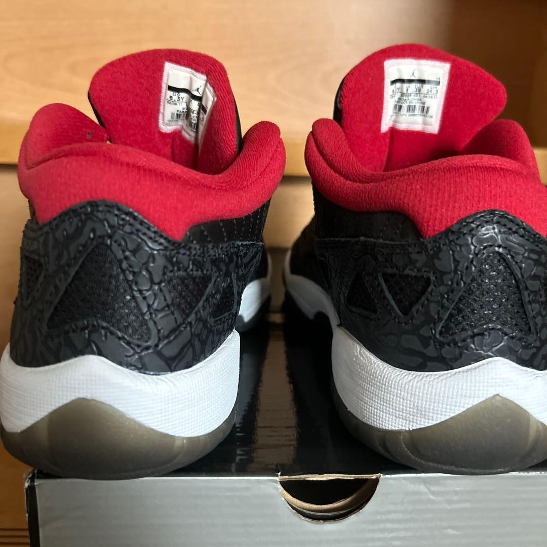 Nike air Jordan11 low ブラック/レッド