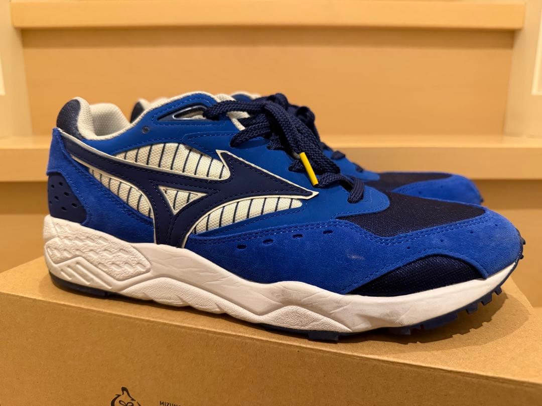 ベイスターズ×コンテンダー　ランニングシューズ　27.5センチ