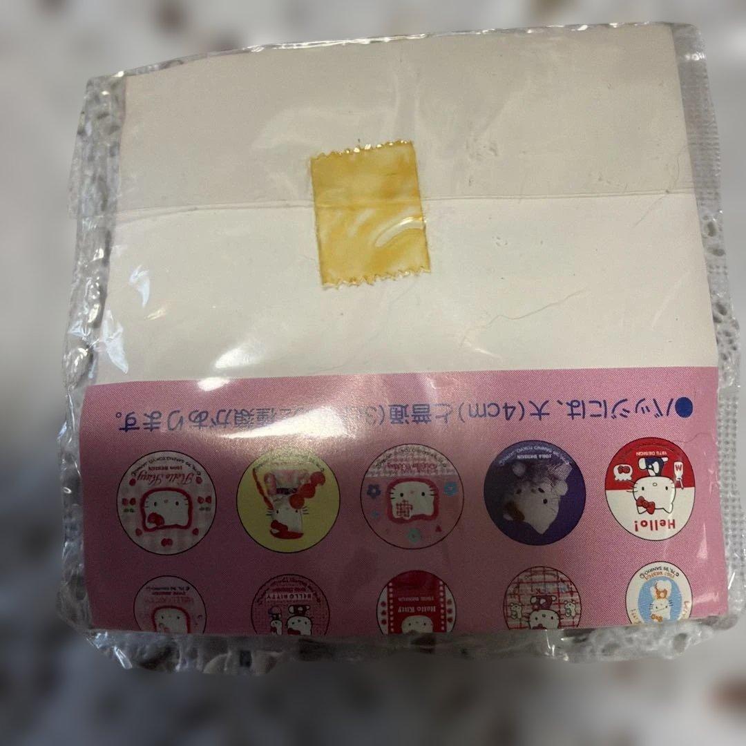 キティ25周年缶バッチ　当時の景品✨✨