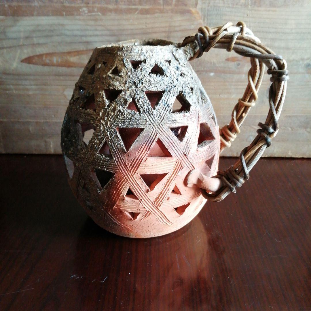 常滑焼　山田絵夢　透彫背負子形花入　17.5cm