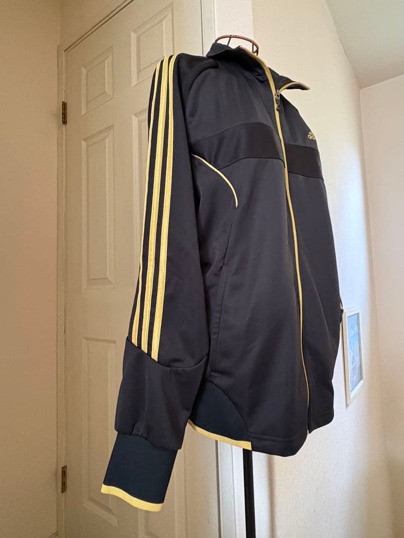 adidas アディダス　ジャージ　セットアップ 黒 金 3本線　L