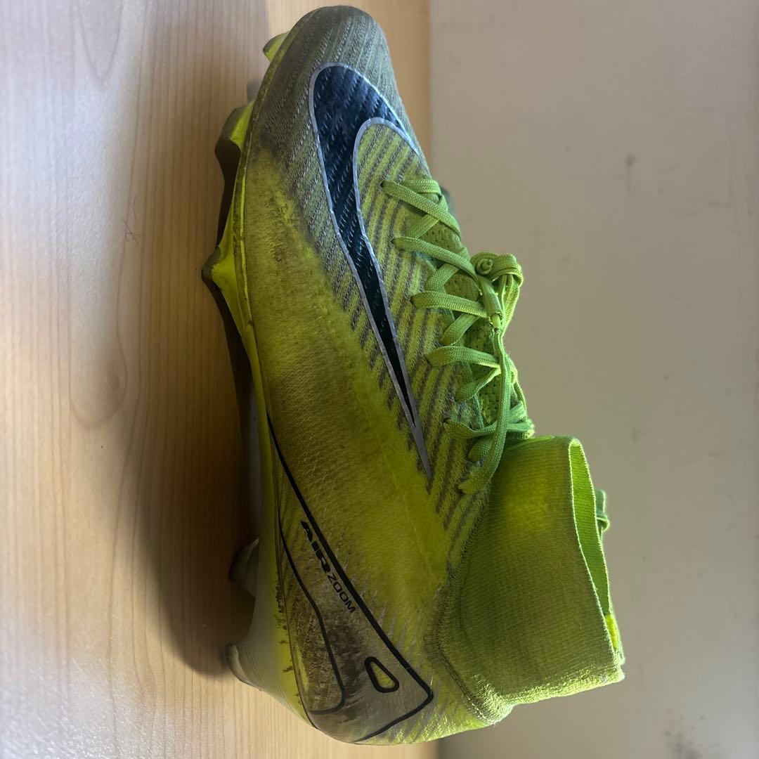 Nike サッカーシューズ ハイカット イエローFG