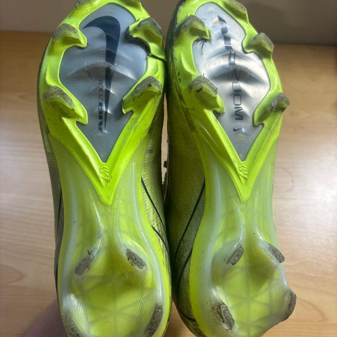 Nike サッカーシューズ ハイカット イエローFG