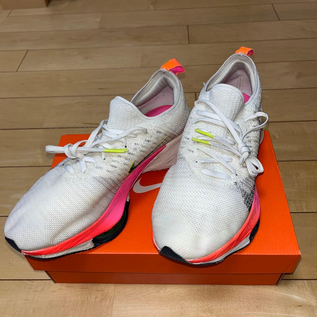 NIKE エアズーム　テンポネクスト%フライニット　　25.0センチ