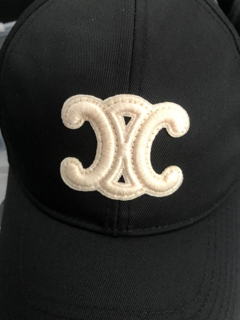 CELINE 黒キャップ 刺繍ロゴ