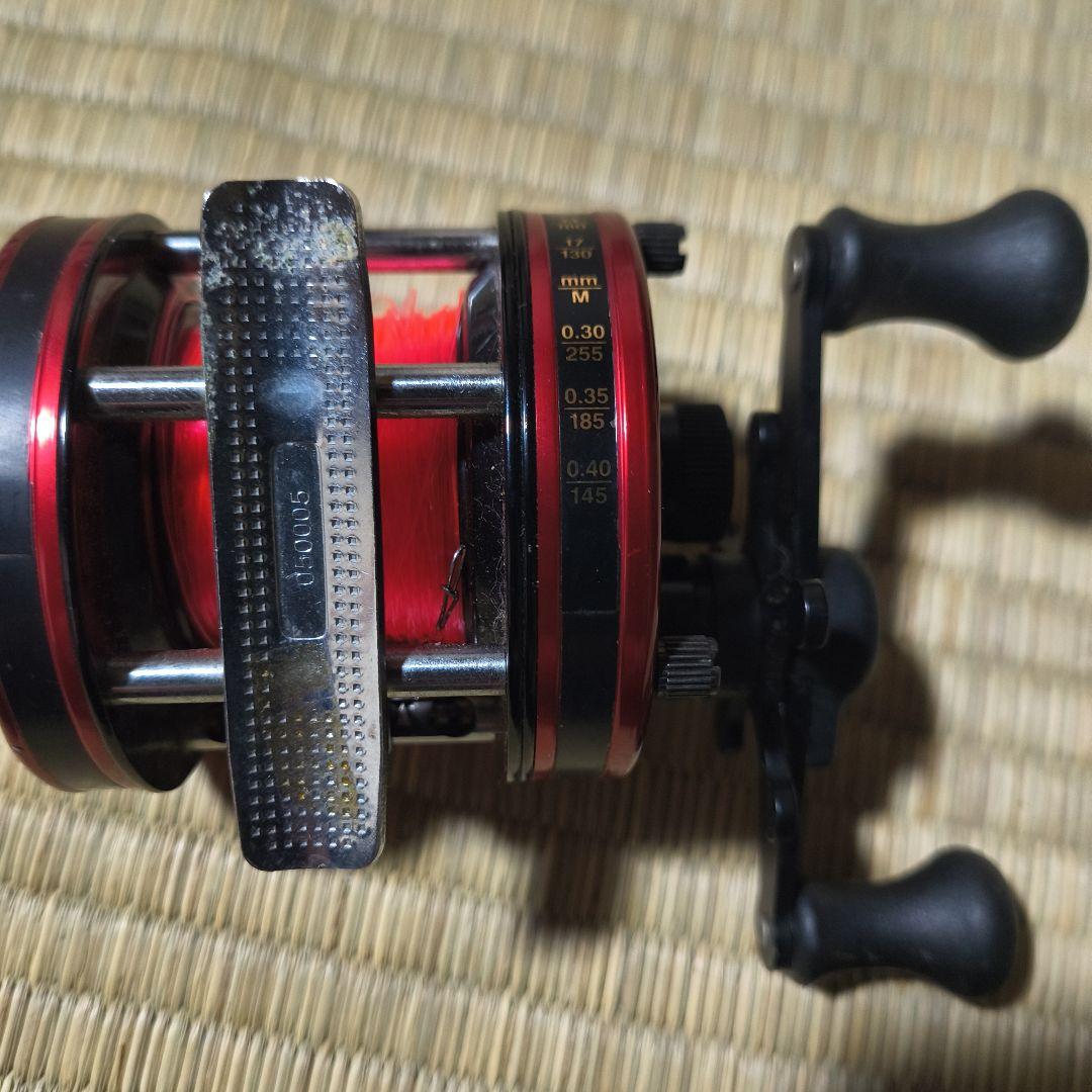 マ*)様 Abu Garcia 赤 ベイトリール
