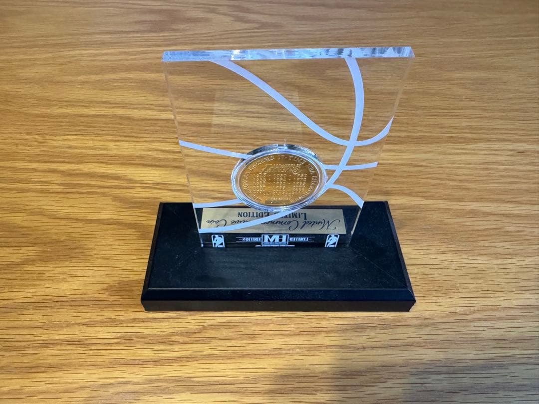 ファングッズ LAKERS 17-TIME GOLDCOIN ACRYLIC DESK TOP