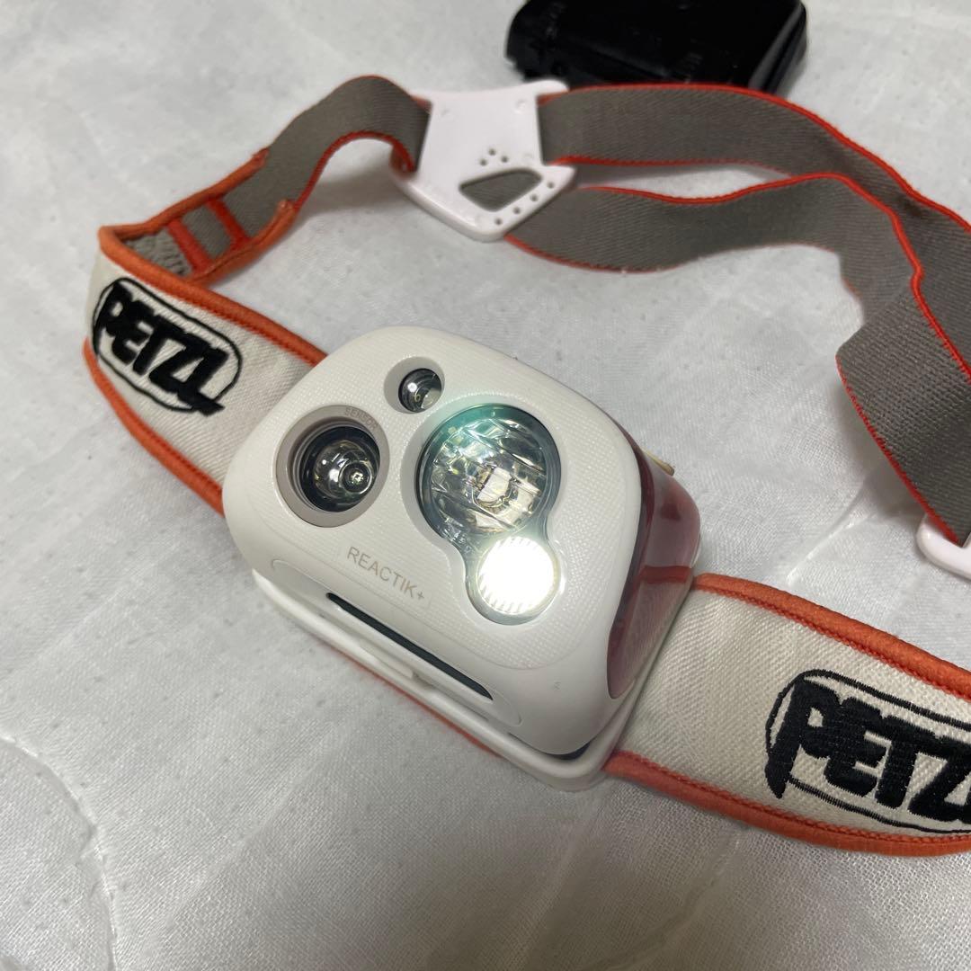 Petzl 自動調光ヘッドランプ　Reactik+　予備電池式バッテリー付き