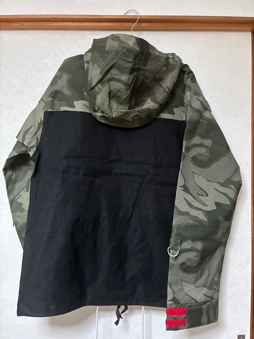 アトマイズ 迷彩デザイン スノーボードウェア