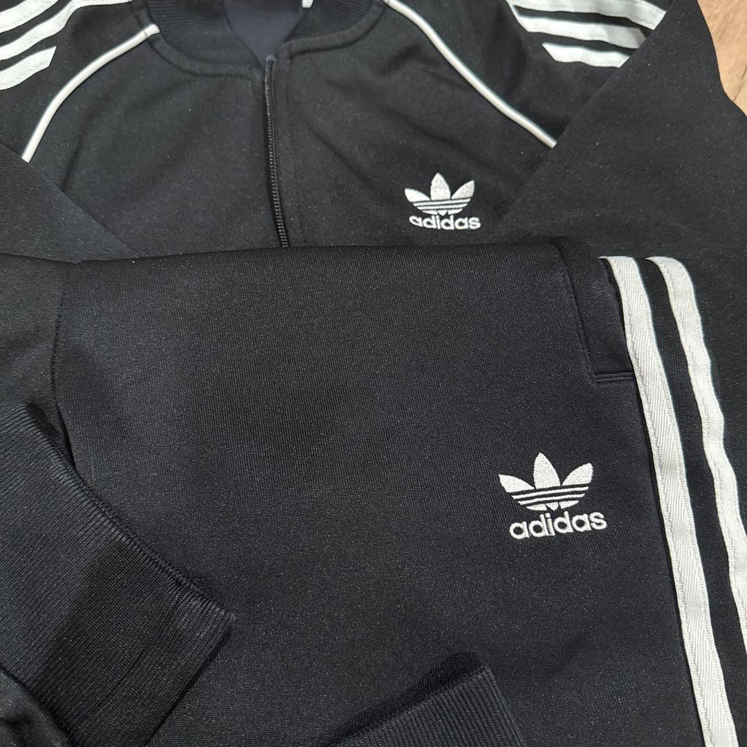 adidas トラックジャージ　上下　セットアップ