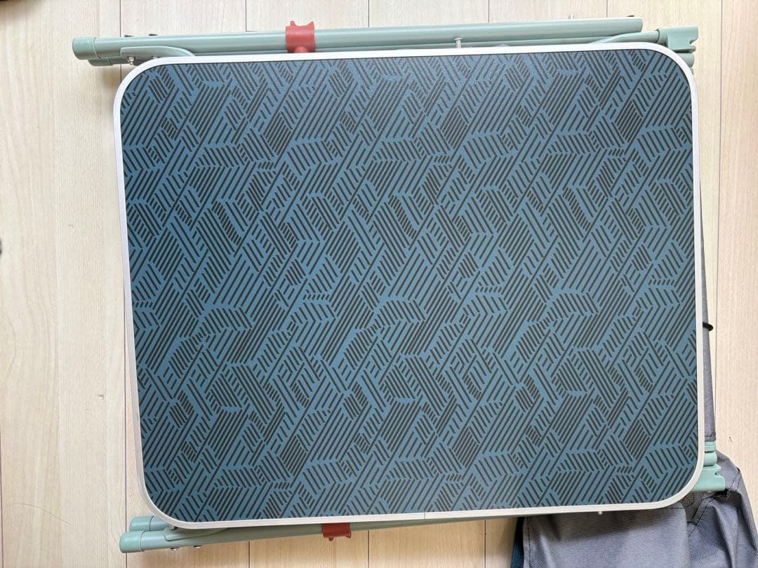 キッチンテーブルQUECHUA (ケシュア) キャンプ 折りたたみ 棚・ラック