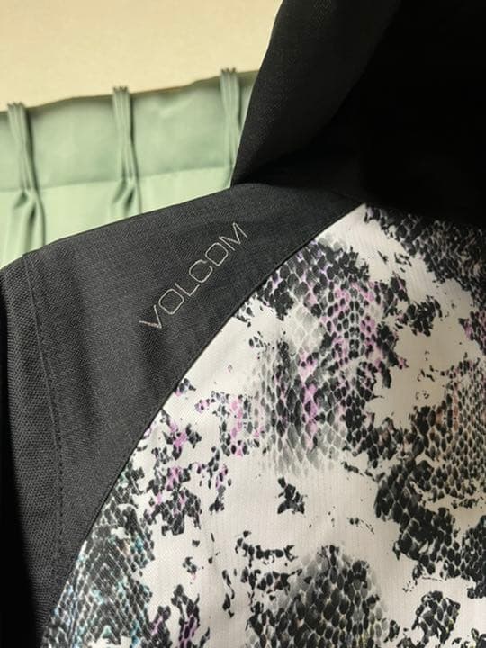 ボルコム　VOLCOM スノボーウエアジャケット