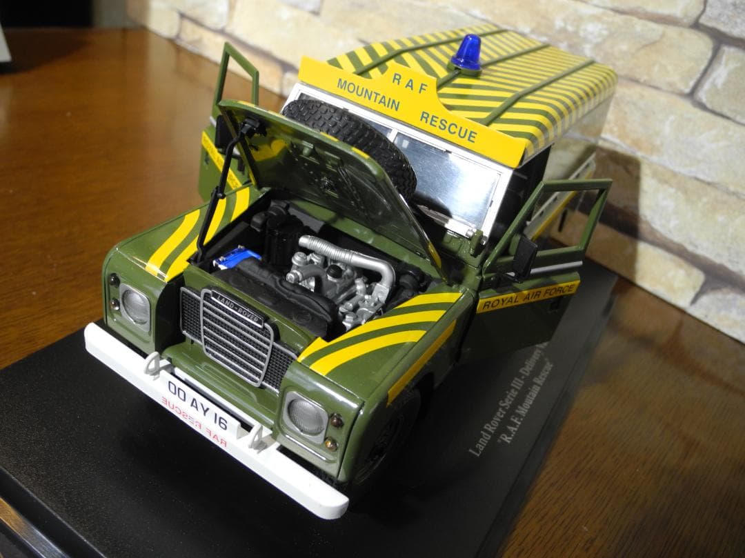 イギリス空軍・レスキュー仕様 Series III ミニカー 1:18