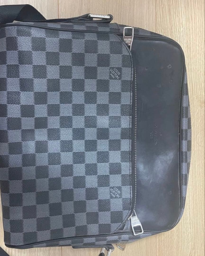 写真Louis Vuitton ダミエショルダーバッグ