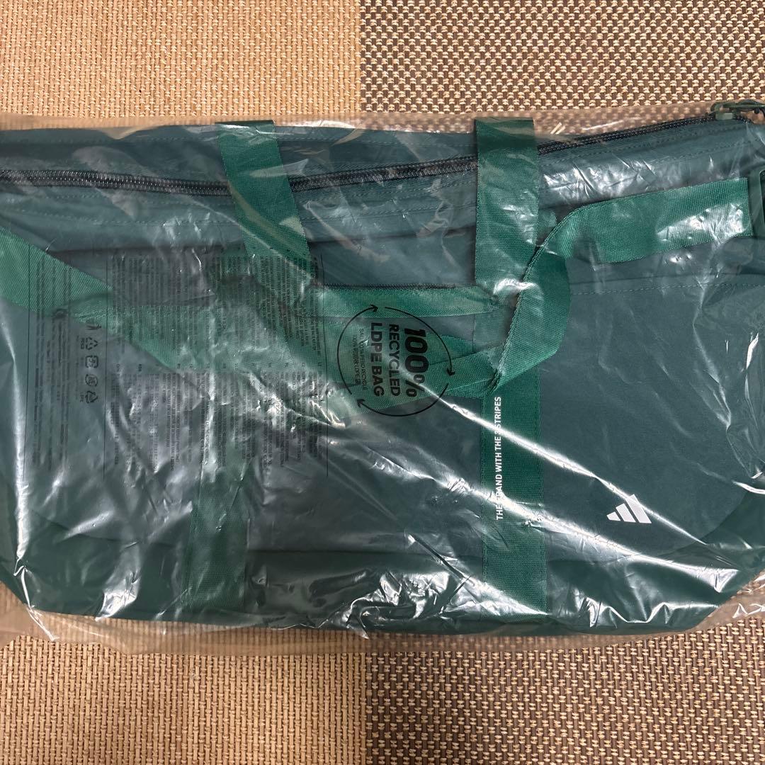 最終値下げ！【新品・未開封】adidas ボールドロゴトートバック