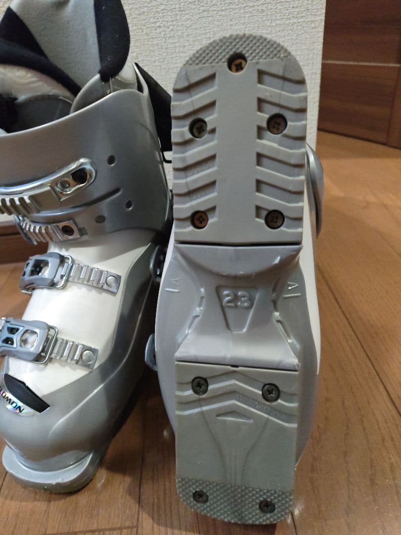 女性用スキーブーツ 23cm シルバー SALOMON