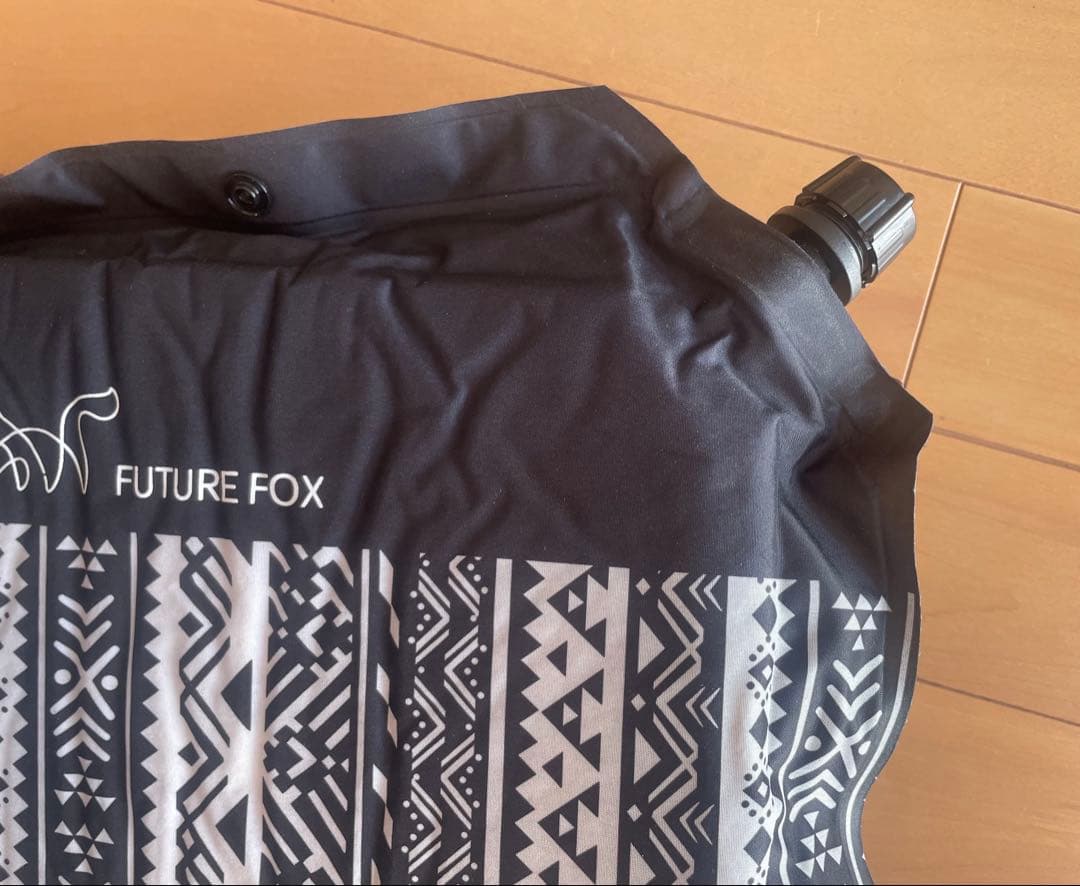【美品】FUTURE FOX キャンプマット インフレータブル ノルディック柄