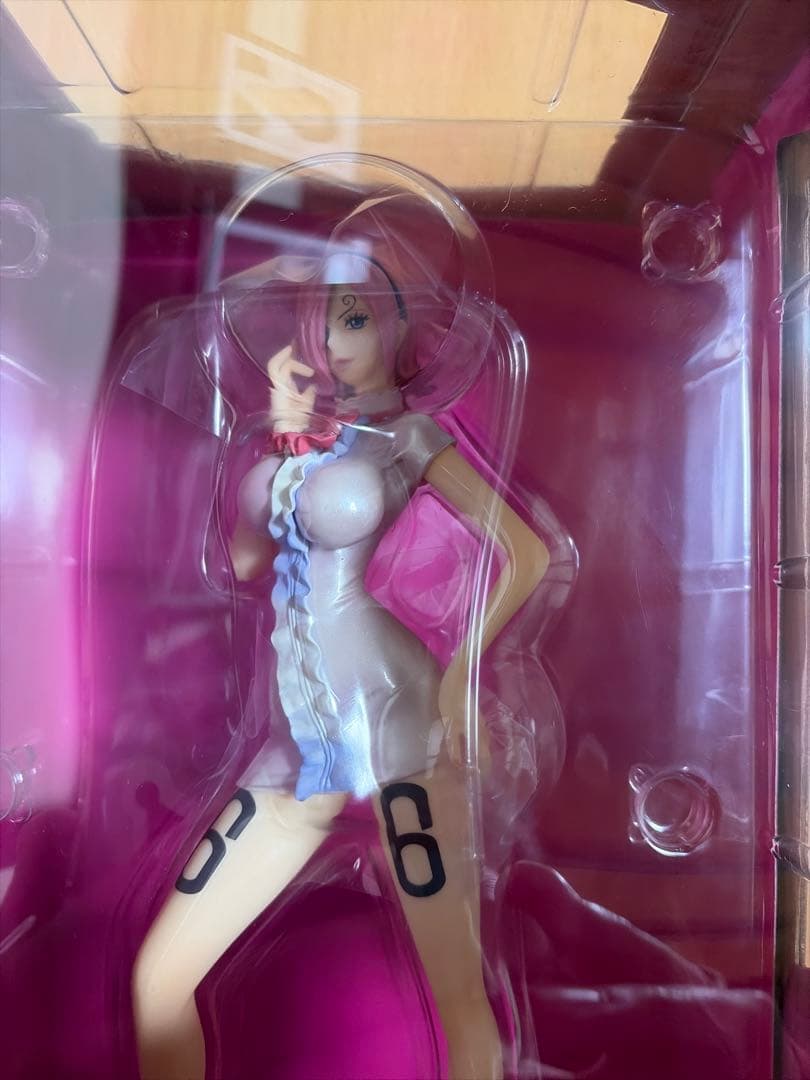 ワンピース Vinsmoke Reiju 限定版フィギュア