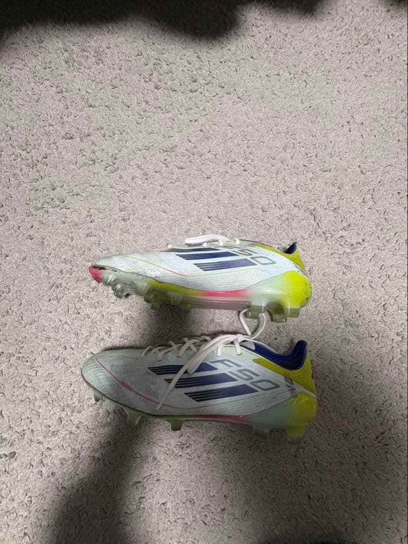 シューズ f50