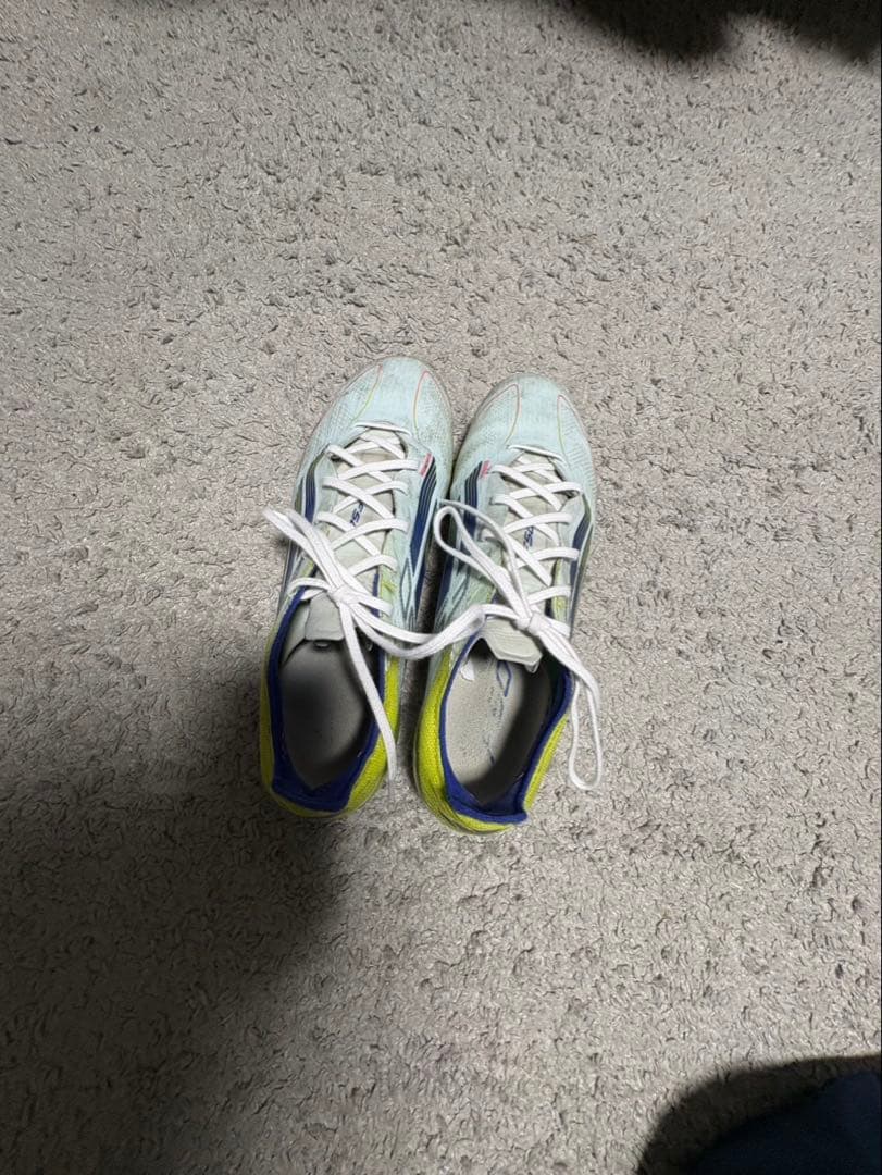 シューズ f50