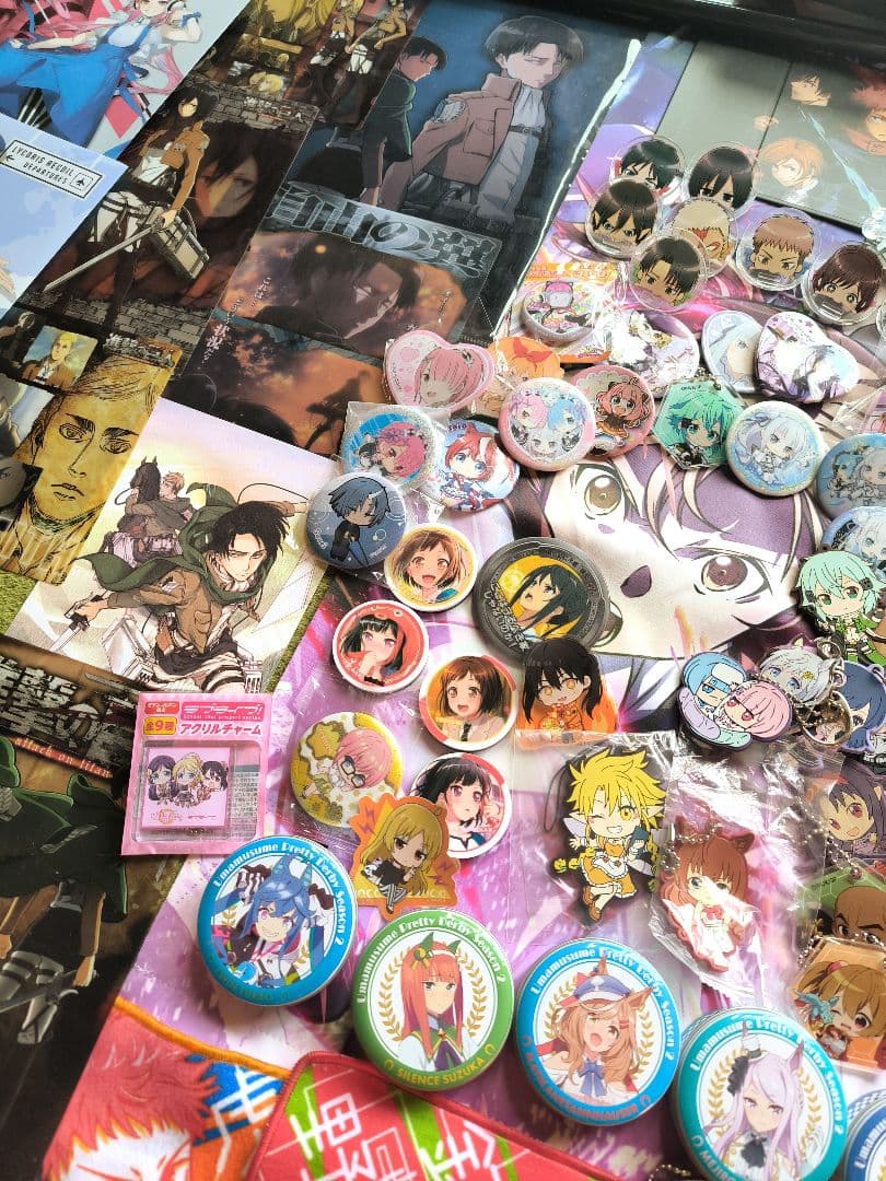 アニメグッズまとめ売り タペストリー 時計 クッション CD DVD 缶バッジ