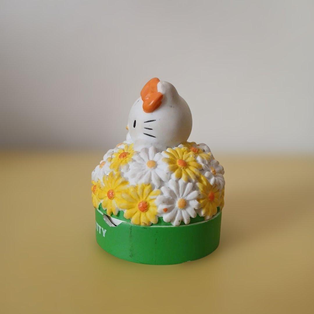 ハローキティ　非売品小物入れ　フラワーアレンジ　お花小物入れ　3点セット品