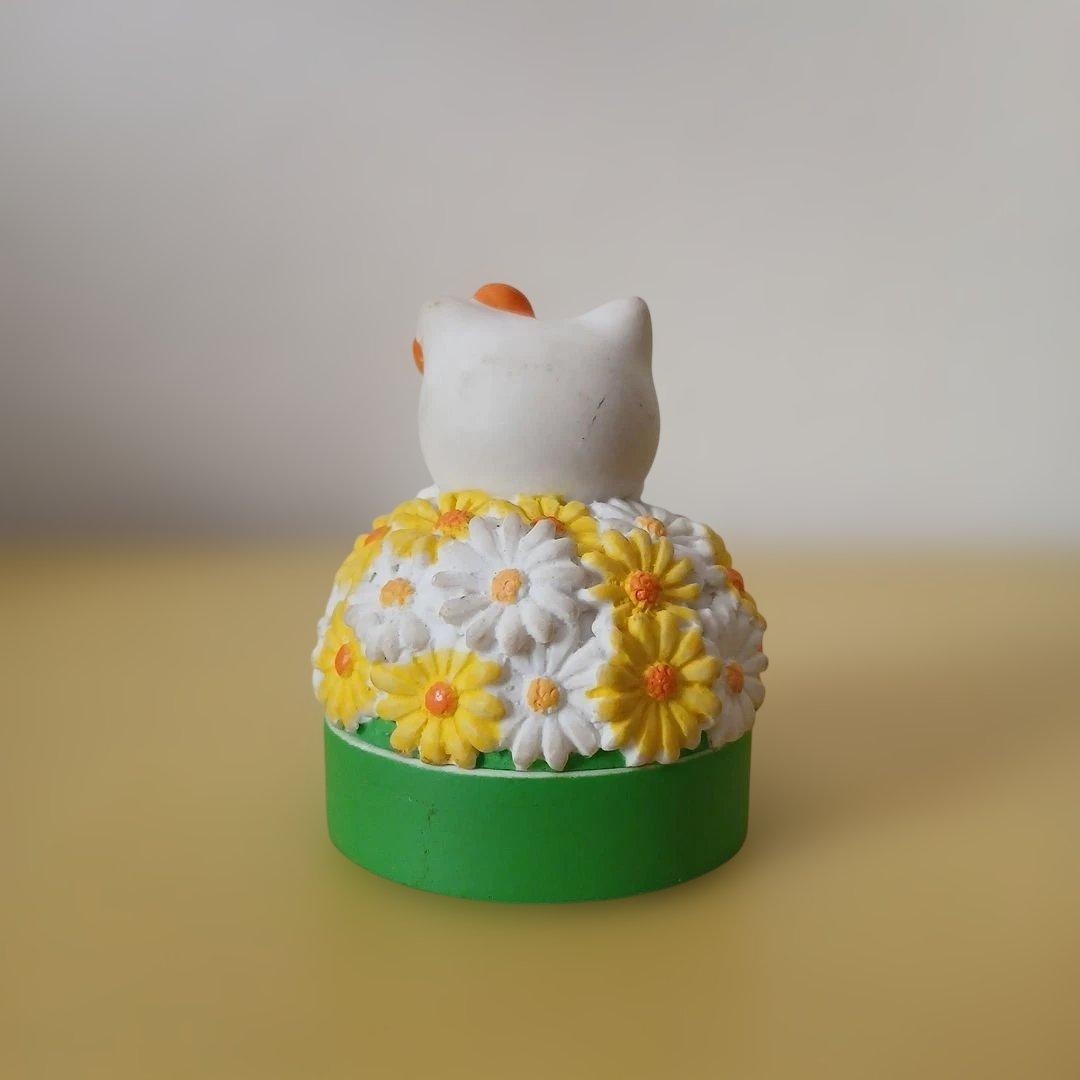 ハローキティ　非売品小物入れ　フラワーアレンジ　お花小物入れ　3点セット品