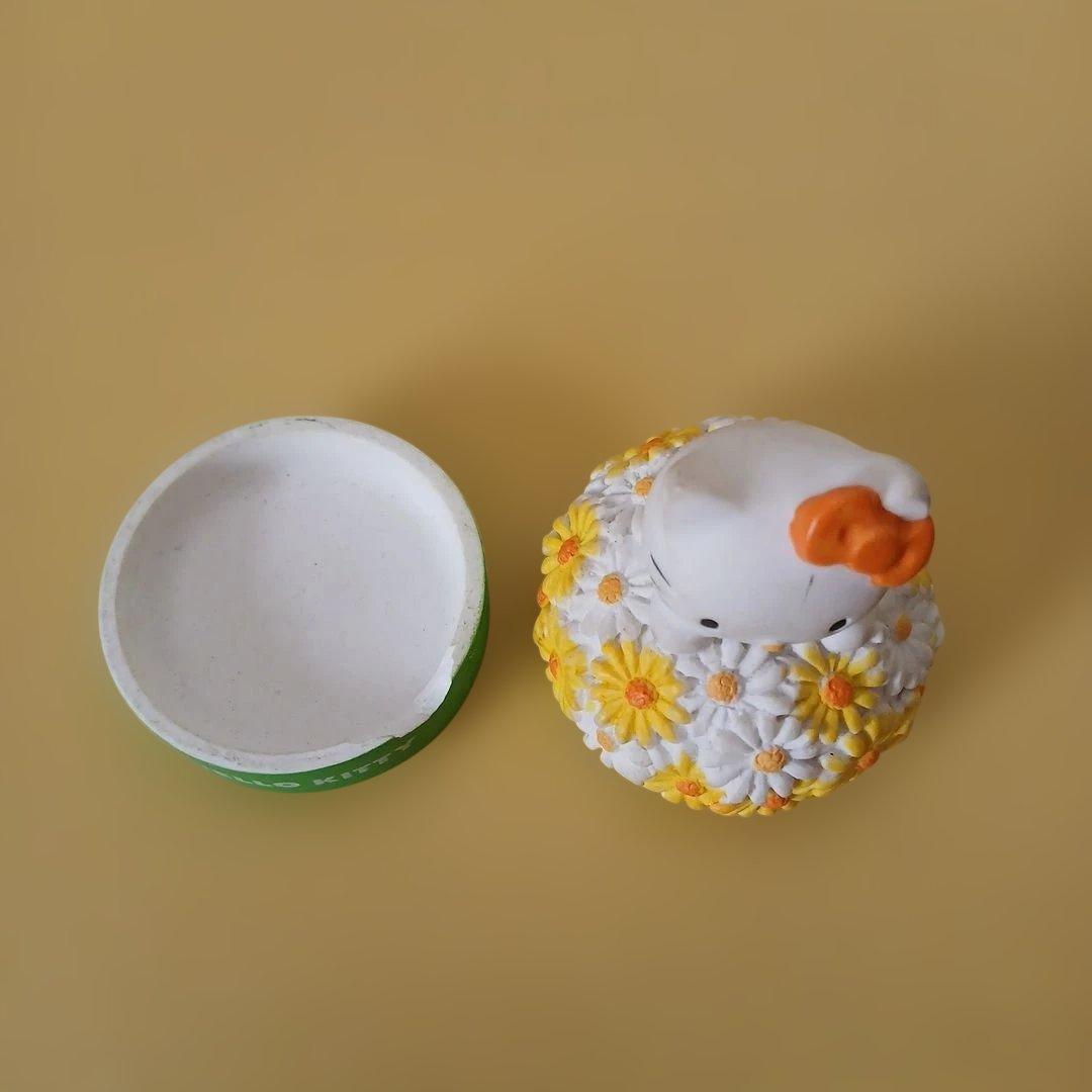 ハローキティ　非売品小物入れ　フラワーアレンジ　お花小物入れ　3点セット品