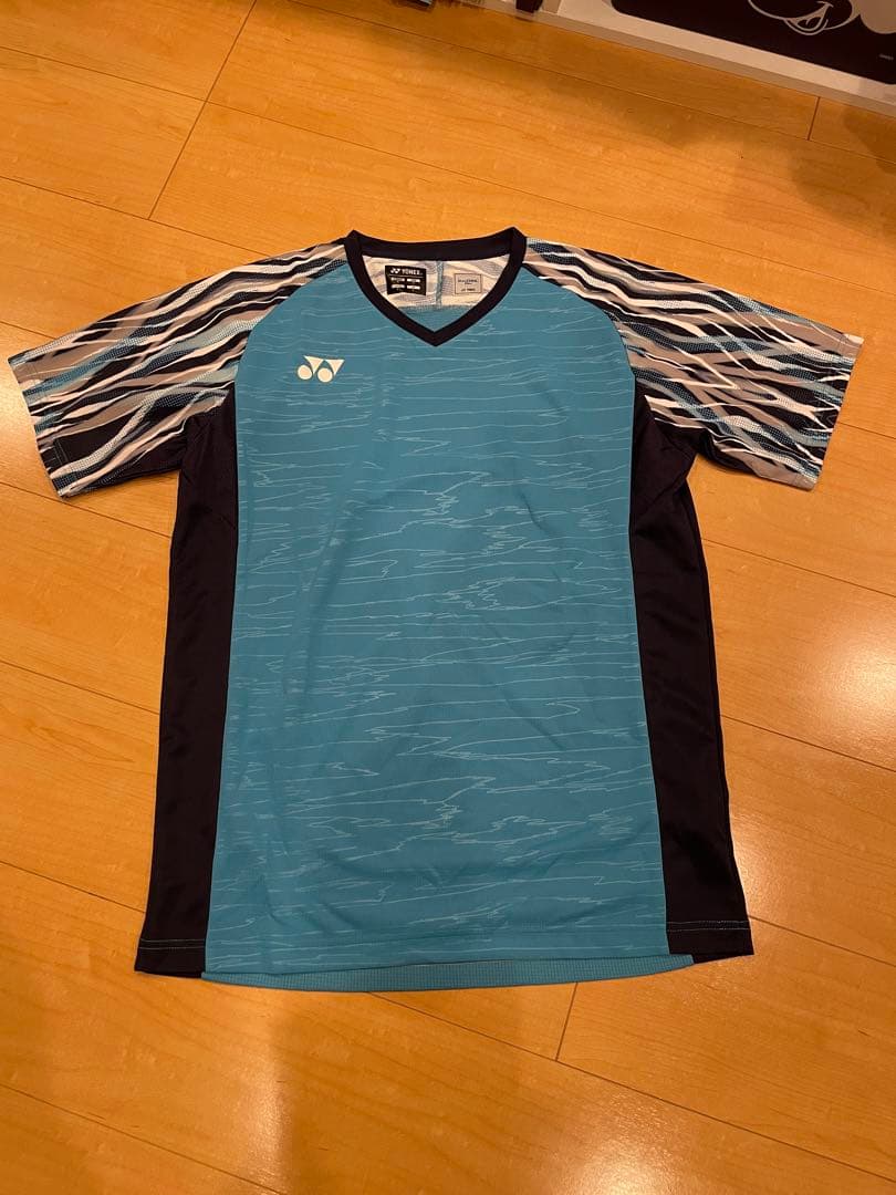 YONEX ゲームシャツ　Lサイズ
