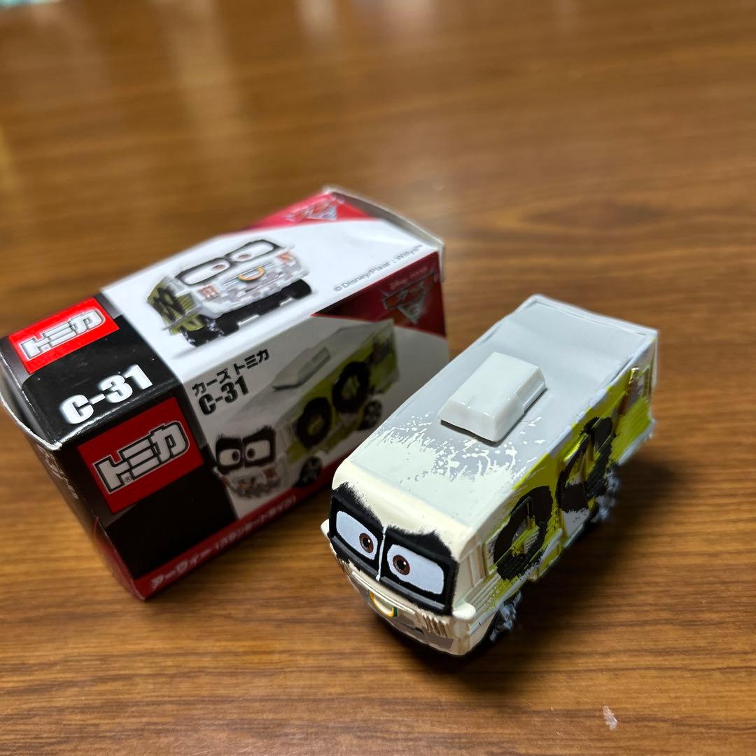 トミカ C-31 カーズトミカ　アーヴィー　スタンダードタイプ