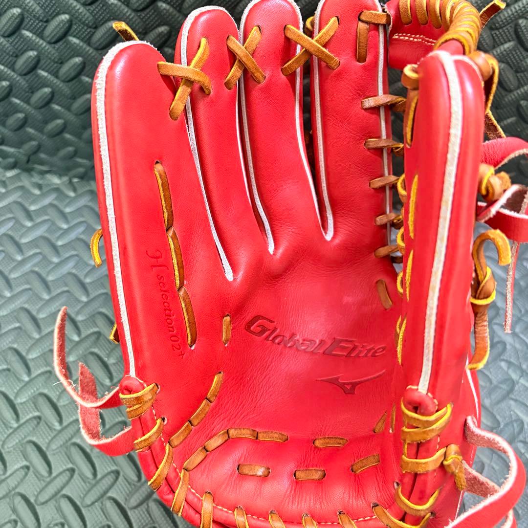 ミズノ グローバルエリート 左利き 一般軟式用 外野手用 レッド