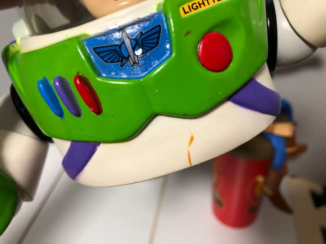 トイストーリー　バズライトイヤー、ウッディ　フィギュア付きタンブラー　セット
