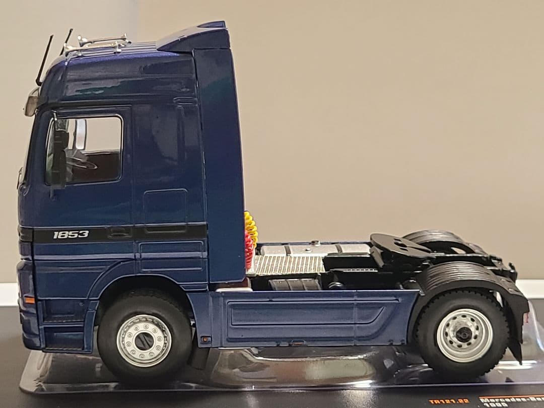 イクソ 1/43 メルセデスベンツ アクトロス MP1 1995