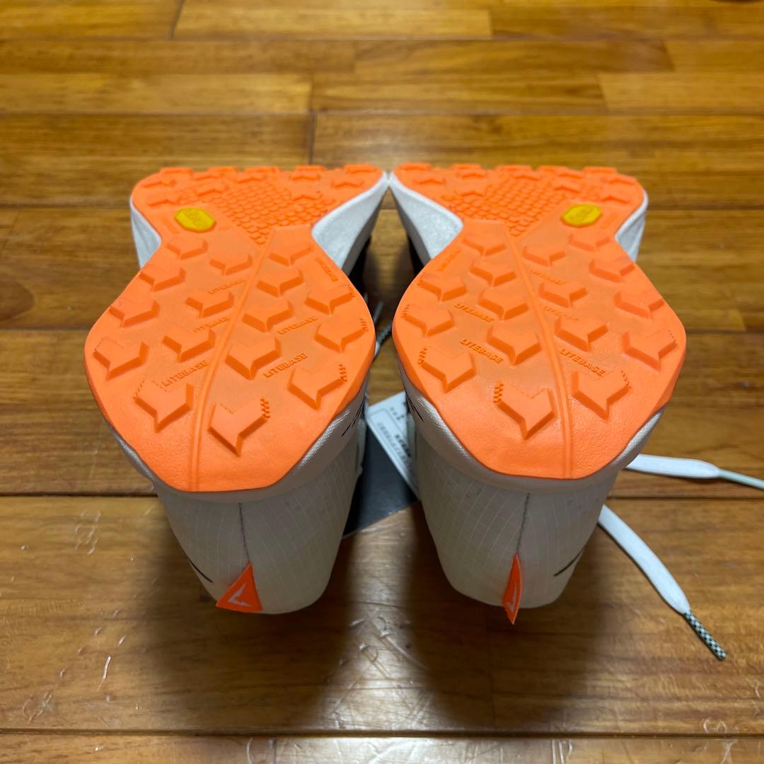 Nike DX1978-100 ホワイト/オレンジ