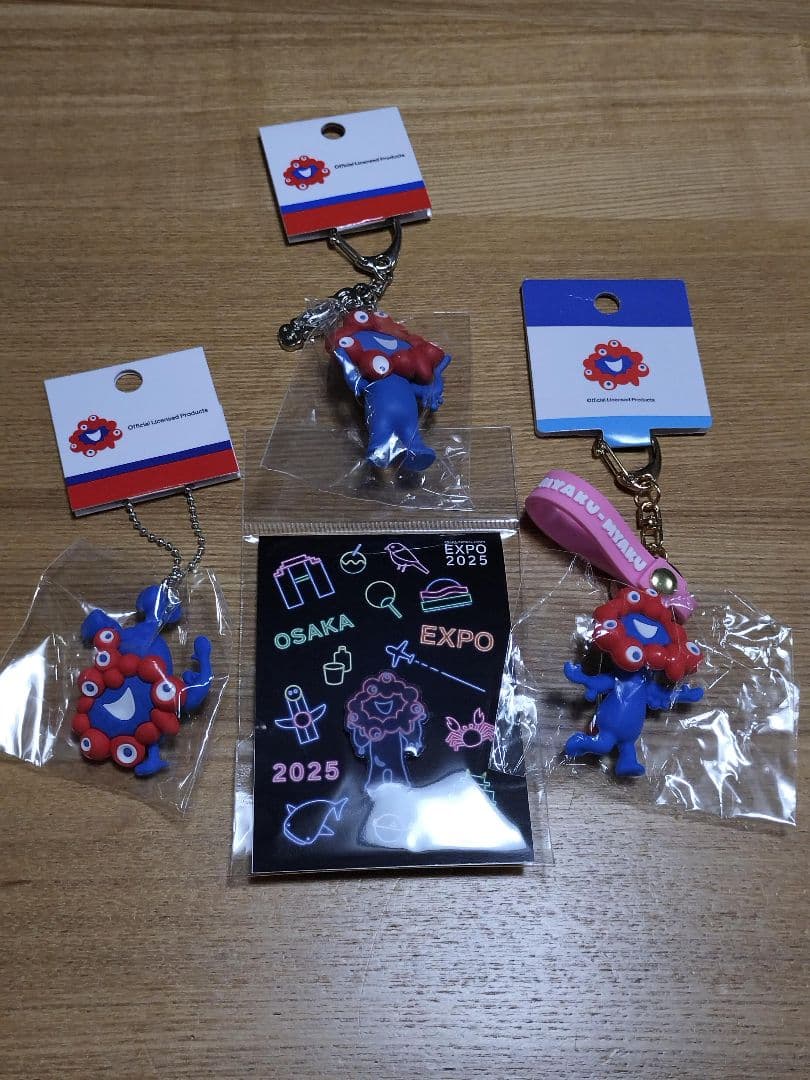 大阪関西万博 2025 ミャクミャク キーホルダー ピンバッジ