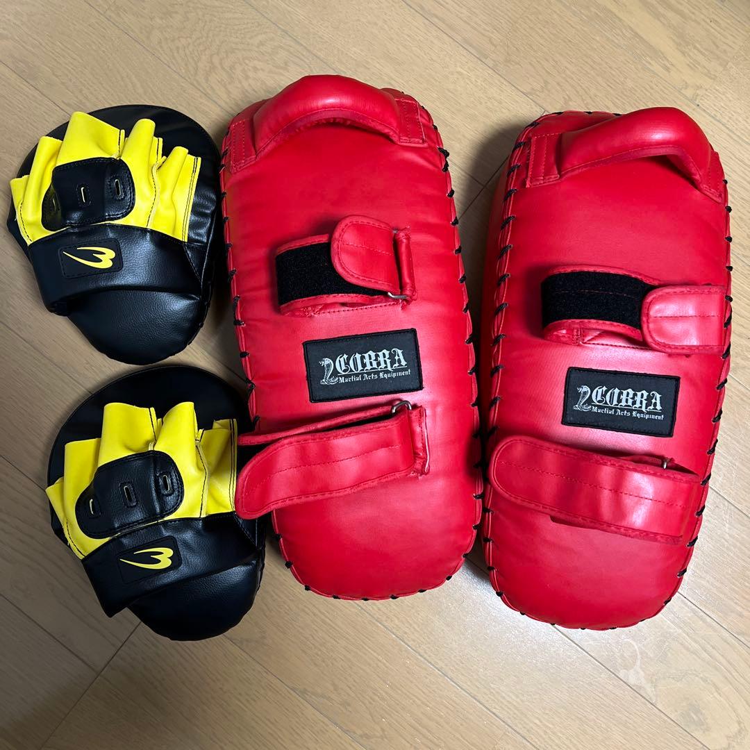 cobraキックミット　bodymakerパンチミットセット