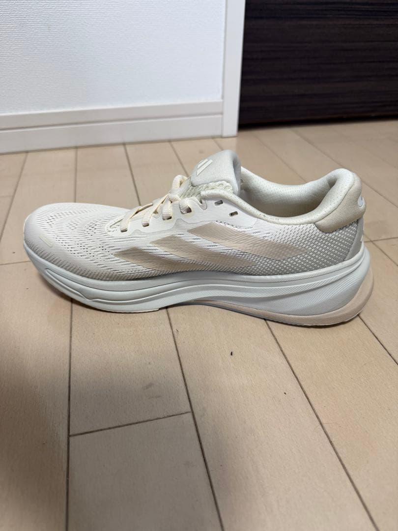 新品 adidasランニングシューズ スーパーノヴァ ライズ2ランニング24cm