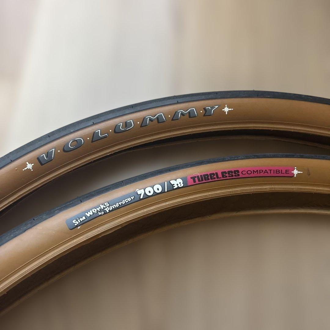 シムワークスbyパナレーサー　VOLUMMY 700×38C 2本セット