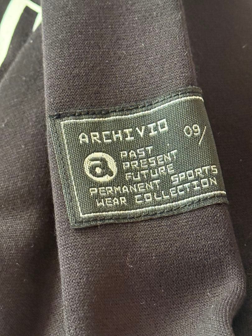 新品ARCHIVIO 長袖モックネック長袖シャツ ロゴパターン吸温発熱46