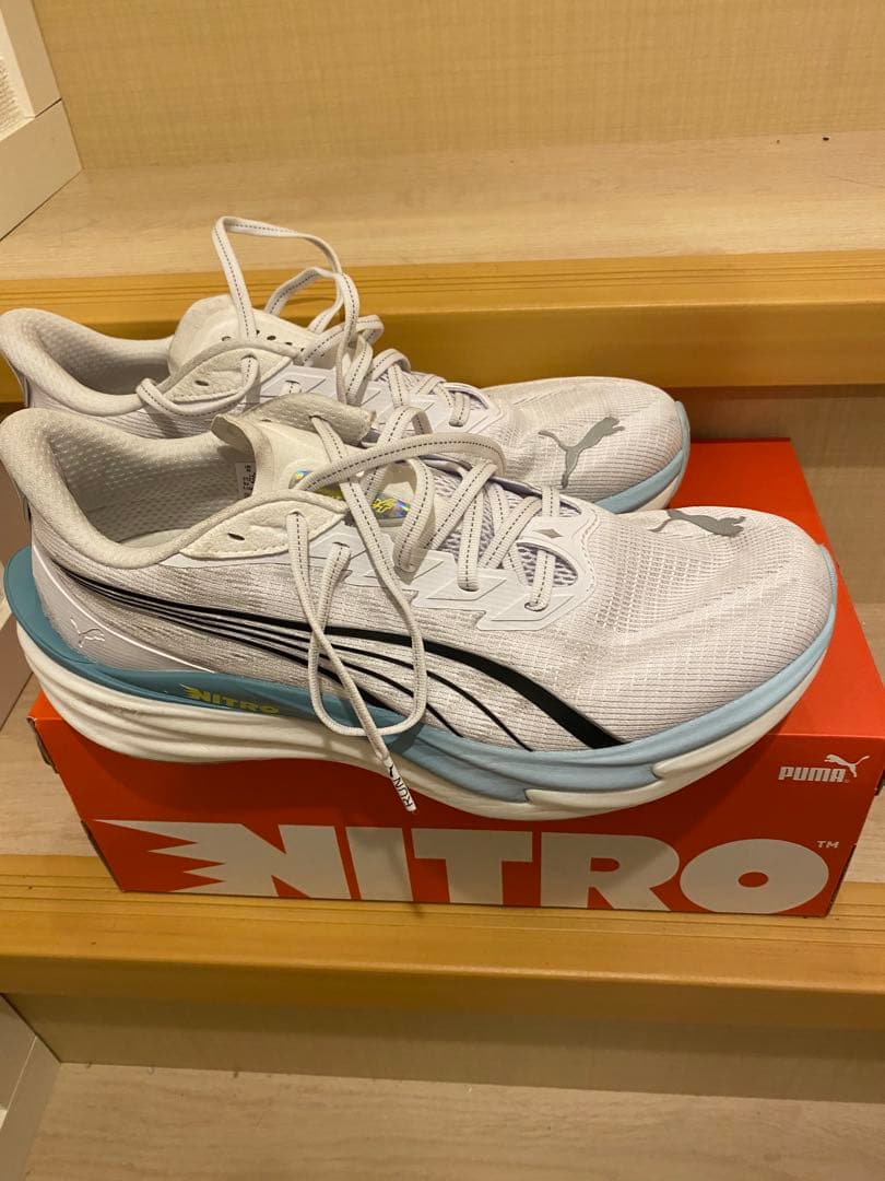 プーマ　PUMA ディヴィエイトニトロ4 27センチ