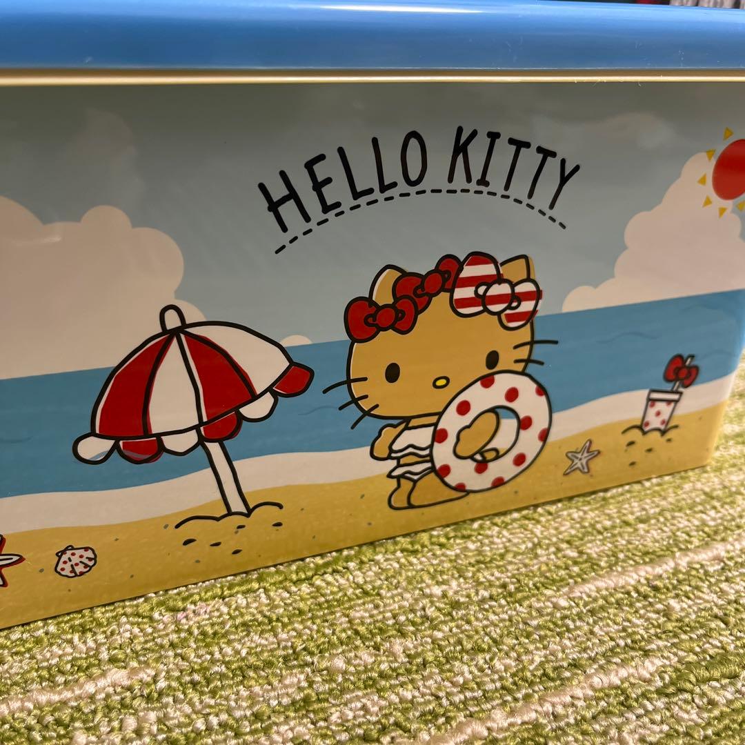 日焼けキティ　サンリオキャラクターズ　お菓子コンテナBOX