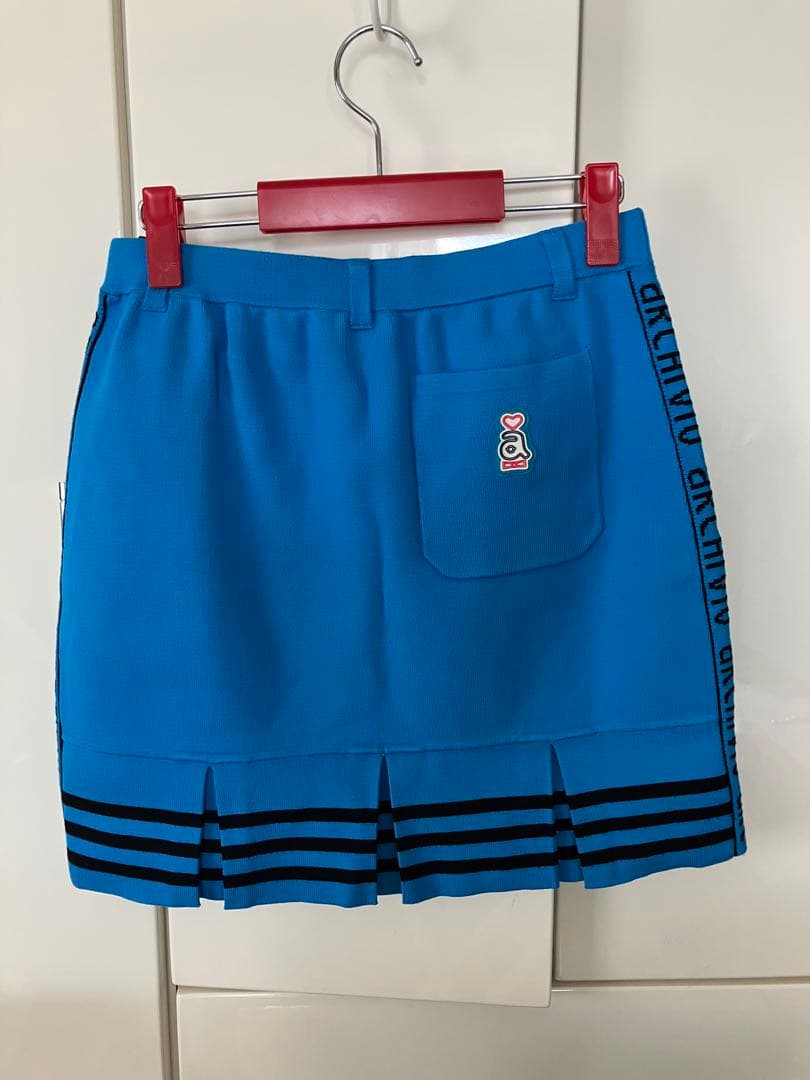 【タグ付き未使用品】青のプリーツスカート