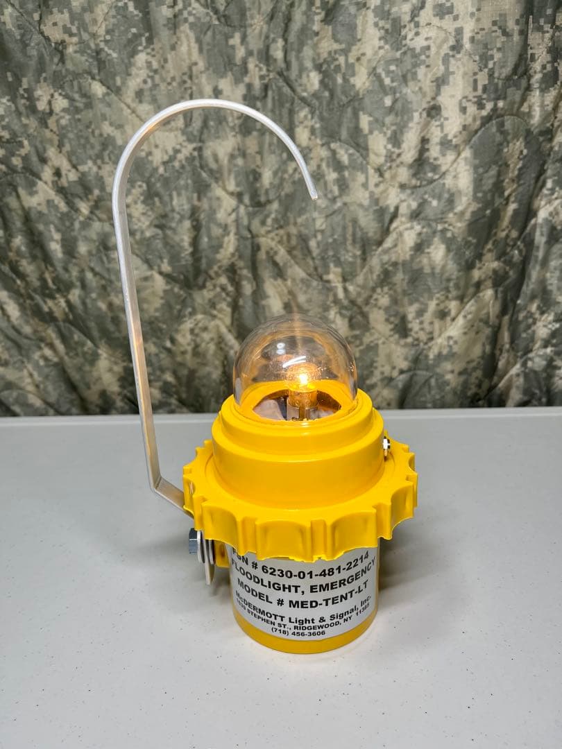 米軍放出未使用品 ランタン 充電式テント用緊急照明 非常用照明 1個のみ